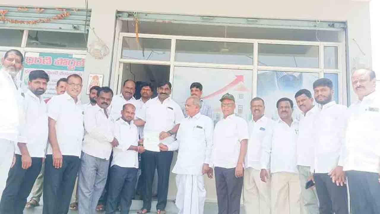 CM Relief Fund | పేదల పాలిట వరం సీఎం రిలీఫ్ ఫండ్ : ఫుడ్ కమిషన్ చైర్మన్ గోలి శ్రీనివాస్ రెడ్డి