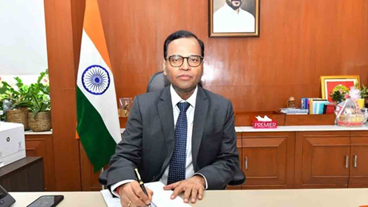 భారీ వర్షాలపై అప్రమత్తంగా ఉండాలి