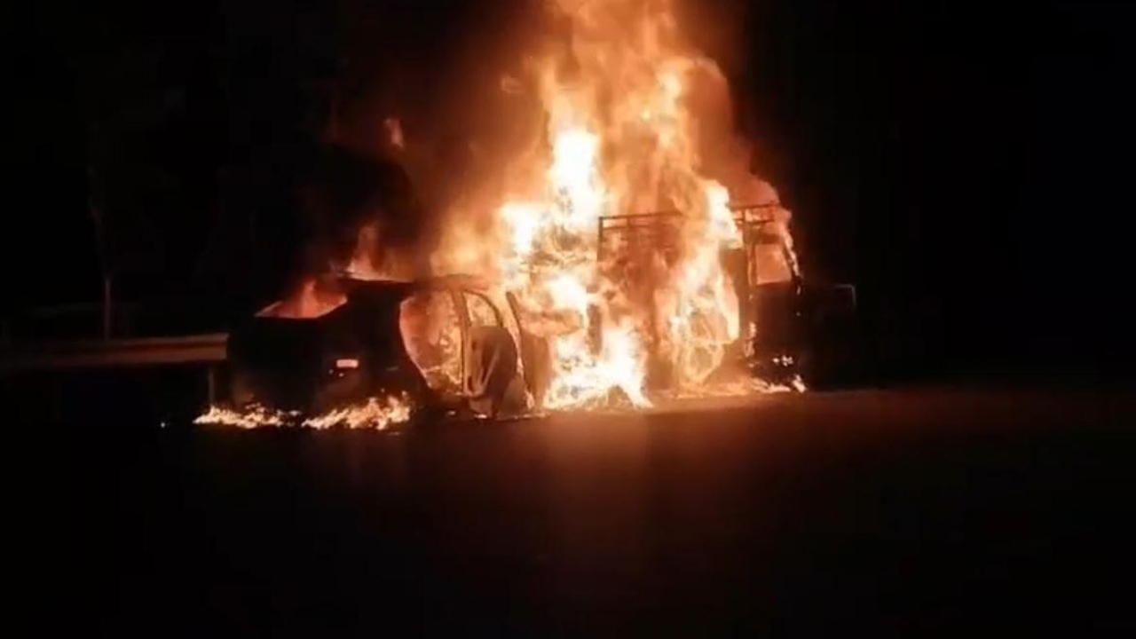 Road Accident | ఔటర్‌ రింగ్‌రోడ్డుపై ఘోర ప్రమాదం.. కారు మంటల్లో చిక్కుకొని ఇద్దరు సజీవ దహనం