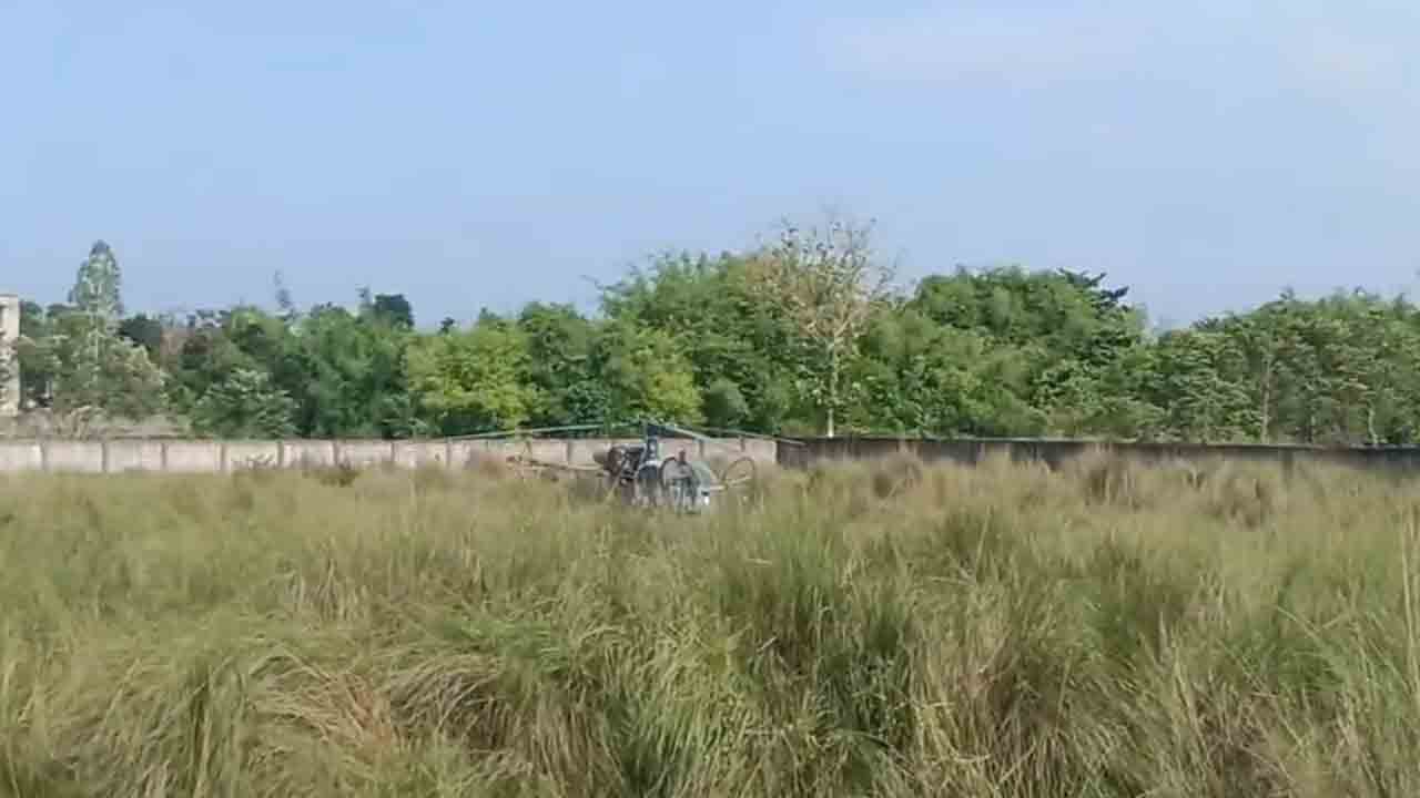 IAF chopper | వాయుసేన హెలికాప్టర్‌ అత్యవసర ల్యాండింగ్‌.. ఎందుకంటే.. Video