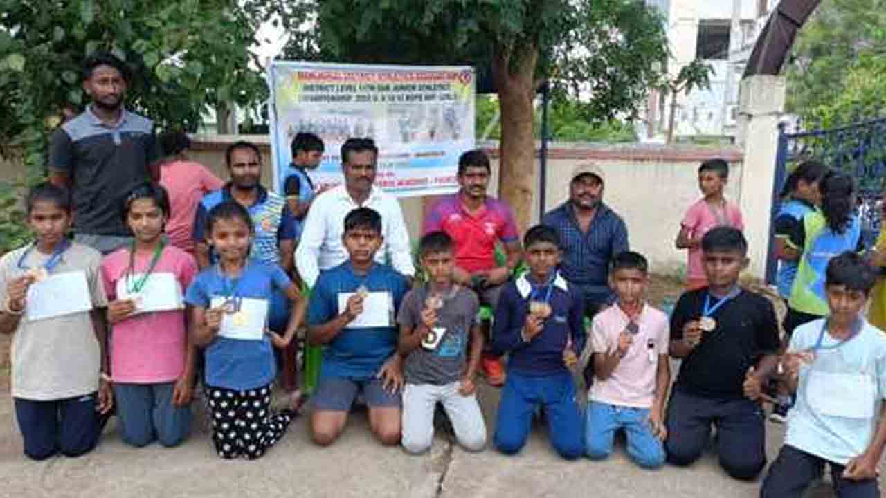 Athletics competitions | అథ్లెటిక్స్ పోటీల్లో చెన్నూరు శర్వాణి విద్యార్థుల ప్రతిభ