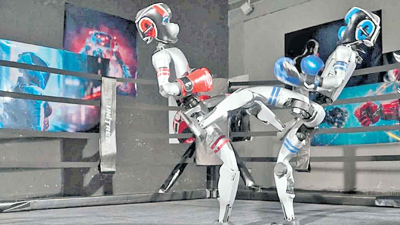 Robot Boxing | మనుషుల్లానే తలపడ్డాయ్.. చైనాలో రోబోల బాక్సింగ్ మ్యాచ్..