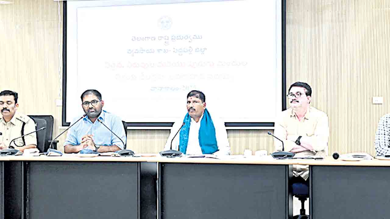 నకిలీ విత్తనాలు విక్రయిస్తే కఠిన చర్యలు