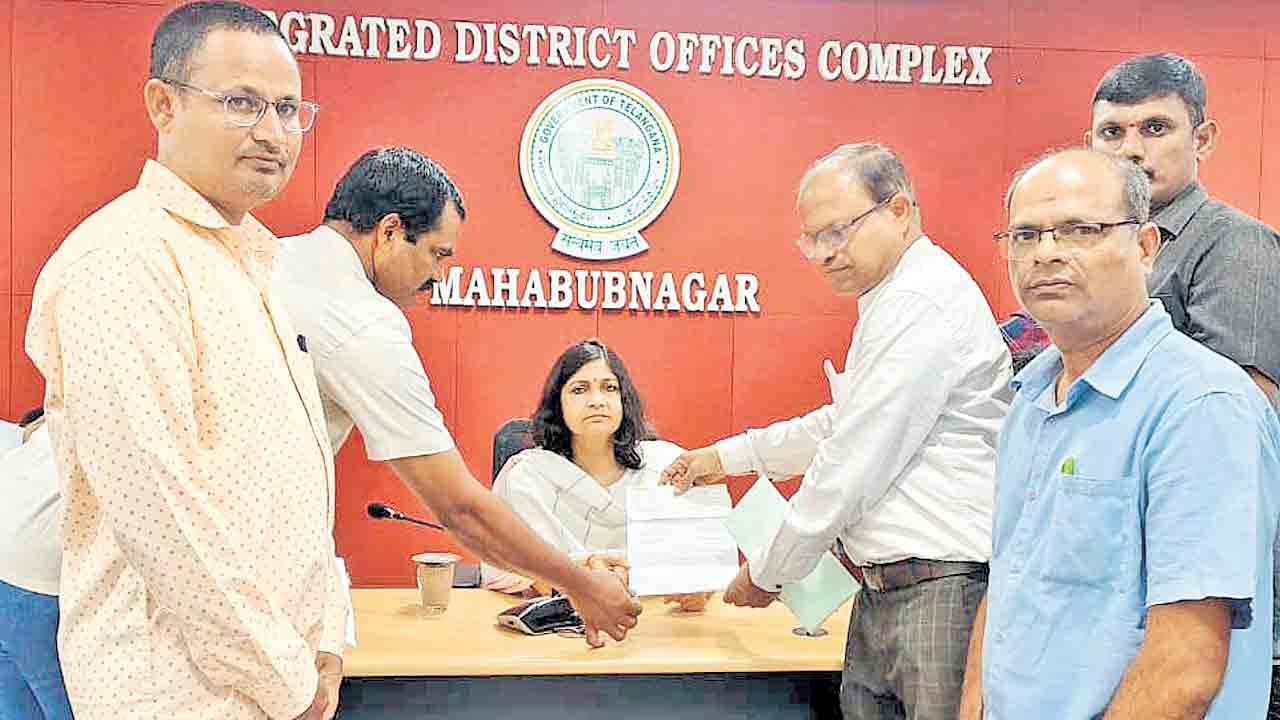 జాతీయ రక్షణ నిధికి విరాళాలు