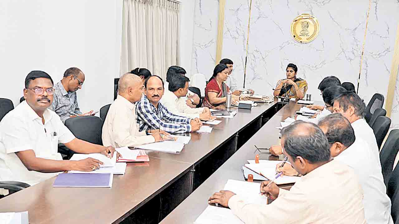 100శాతం అక్షరాస్యత సాధించాలి