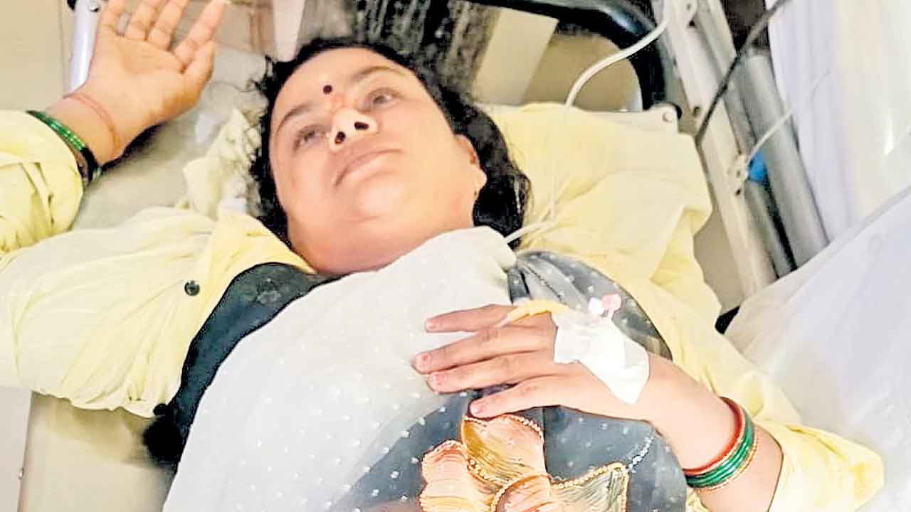 కొనుగోలు కేంద్రం నిర్వాహకులపై దాడి