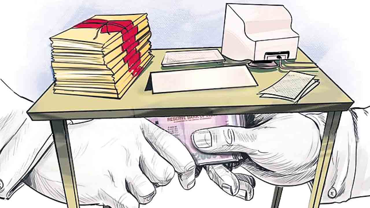 అవినీతి జలగలు !