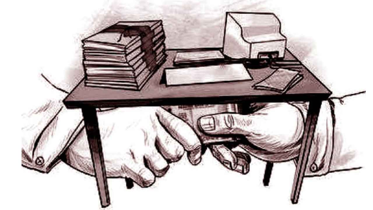 అవినీతిలో అంతా భాగస్వాములేనా?