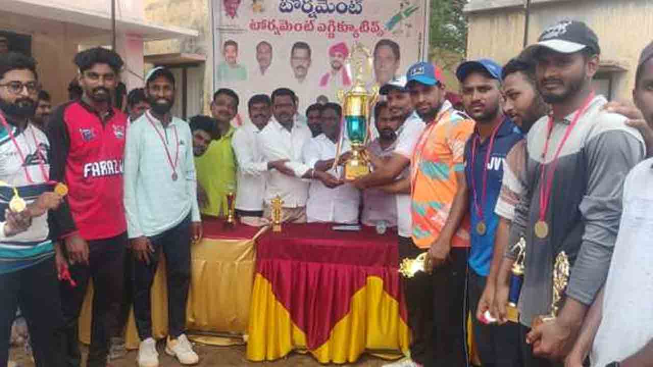Cricket Tourney | ఉమ్మడి జిల్లా క్రికెట్ టోర్నీ విన్నర్‌ జట్టుగా జడ్చర్ల
