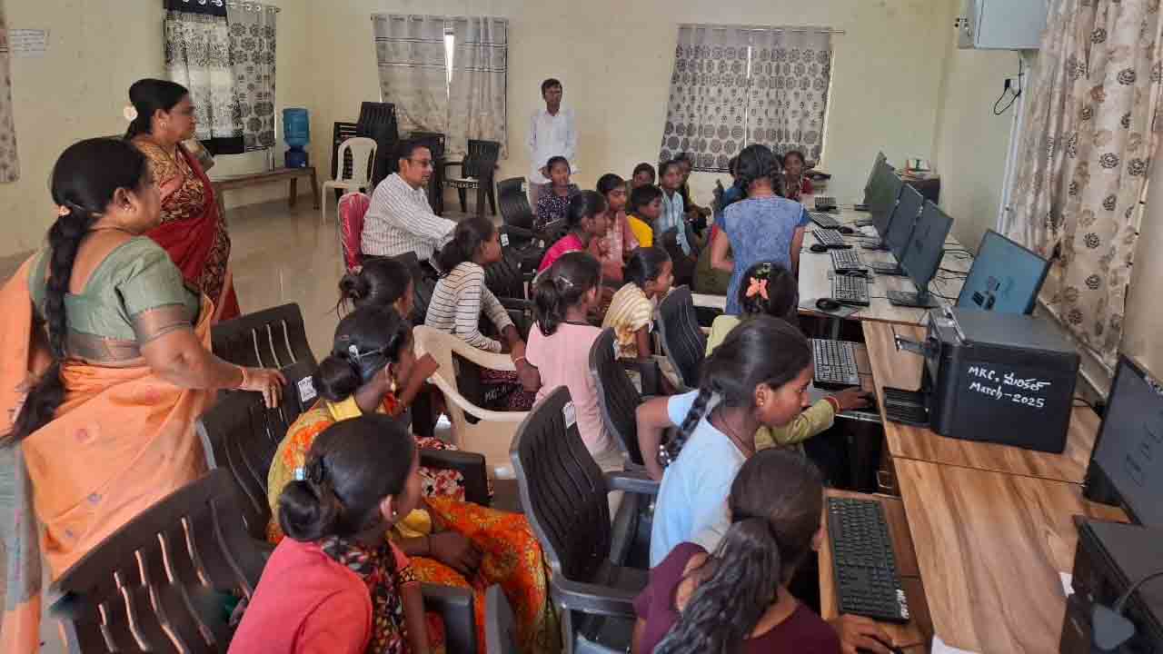 DEO |  వేసవి శిక్షణ శిబిరాన్ని విద్యార్థులు సద్వినియోగం చేసుకోవాలి : డీఈవో