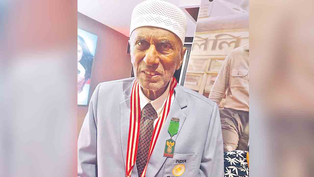 అఫ్జల్‌ కన్నుమూత