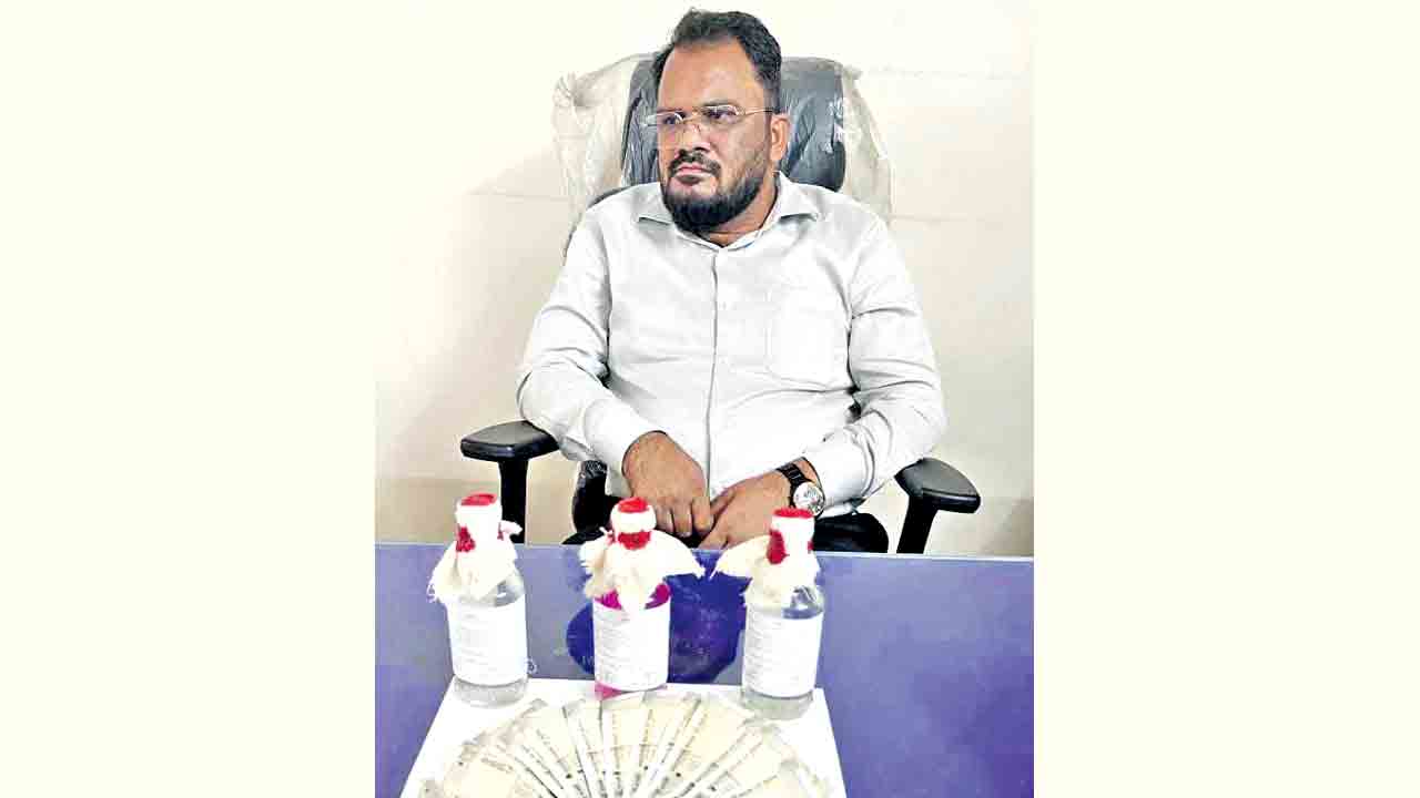 లంచం తీసుకుంటూ పట్టుబడిన విద్యుత్ ఏఈ