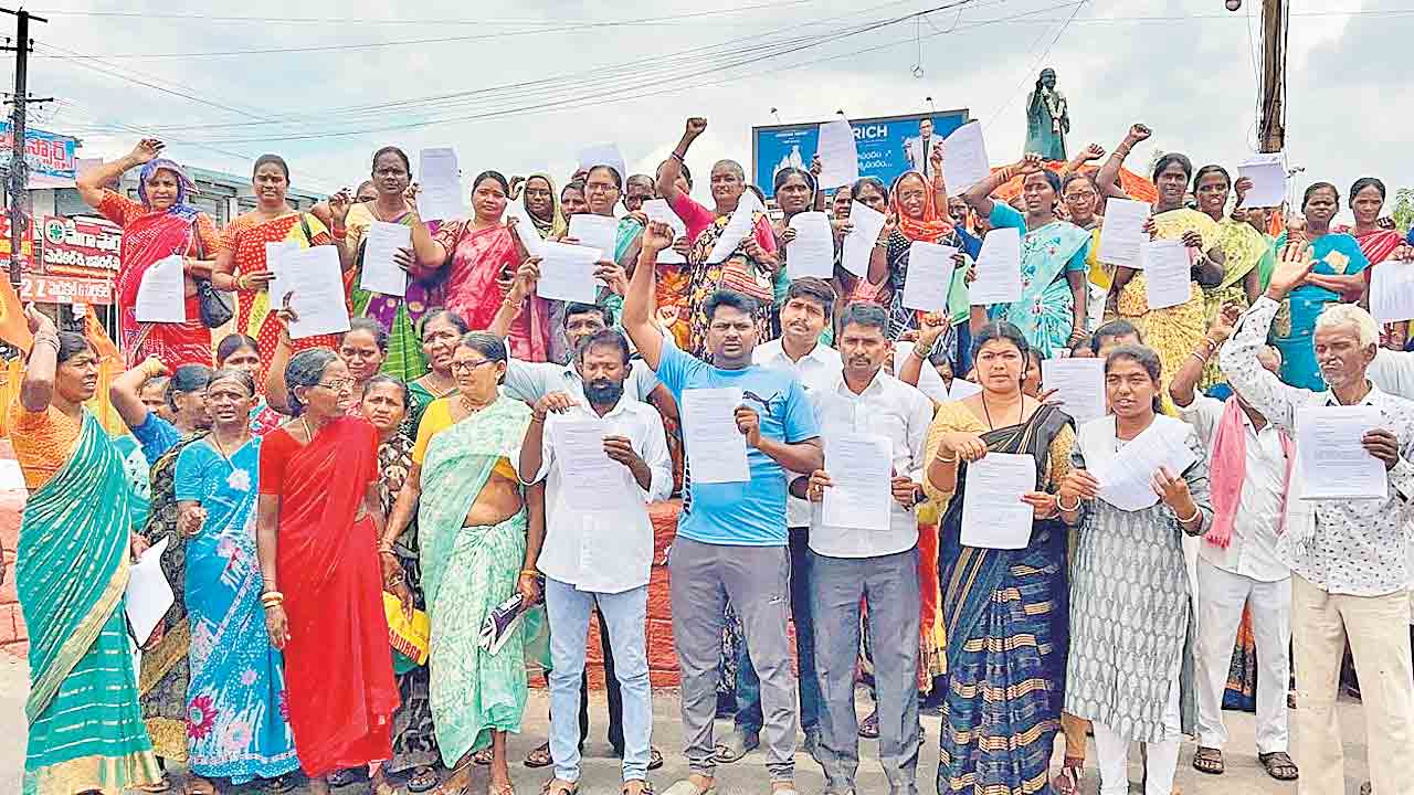 దళితుల నిర్బంధం