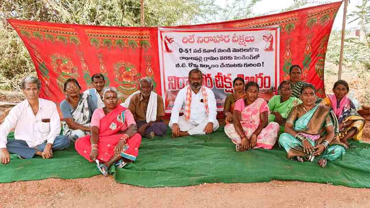 Road works | మాధారం-రాచాలపల్లి రోడ్డు పనులను వెంటనే ప్రారంభించాలి