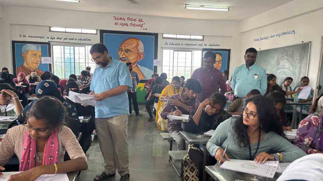 డిగ్రీ సెమిస్టర్‌ పరీక్షలు షురూ