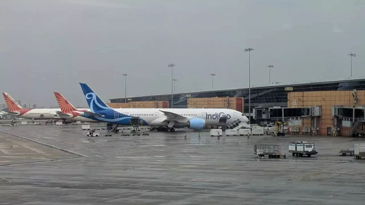 Delhi Airport Advisory | భారత్‌-పాక్‌ మధ్య ఉద్రిక్తతలు.. ప్రయాణికులకు ఢిల్లీ ఎయిర్‌పోర్ట్‌ అడ్వైజరీ..!