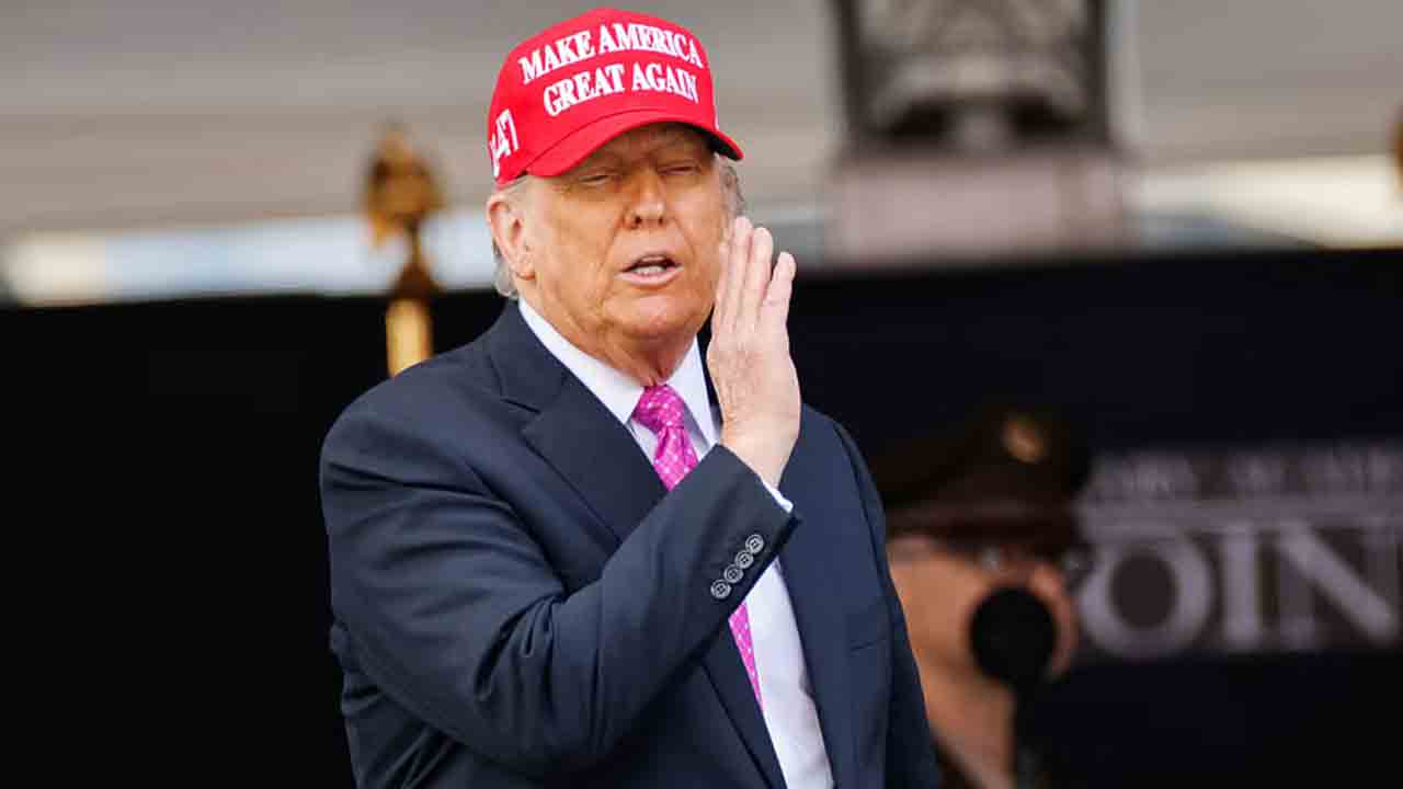 Cyber Scam | కర్ణాటకలో సైబర్‌ మోసం.. ట్రంప్‌ పేరుతో భారీ స్కామ్‌..!