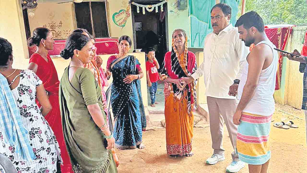 సరారు నిర్లక్ష్యంతోనే కుప్పకూలుతున్న రైతన్నలు: ఎర్రబెల్లి