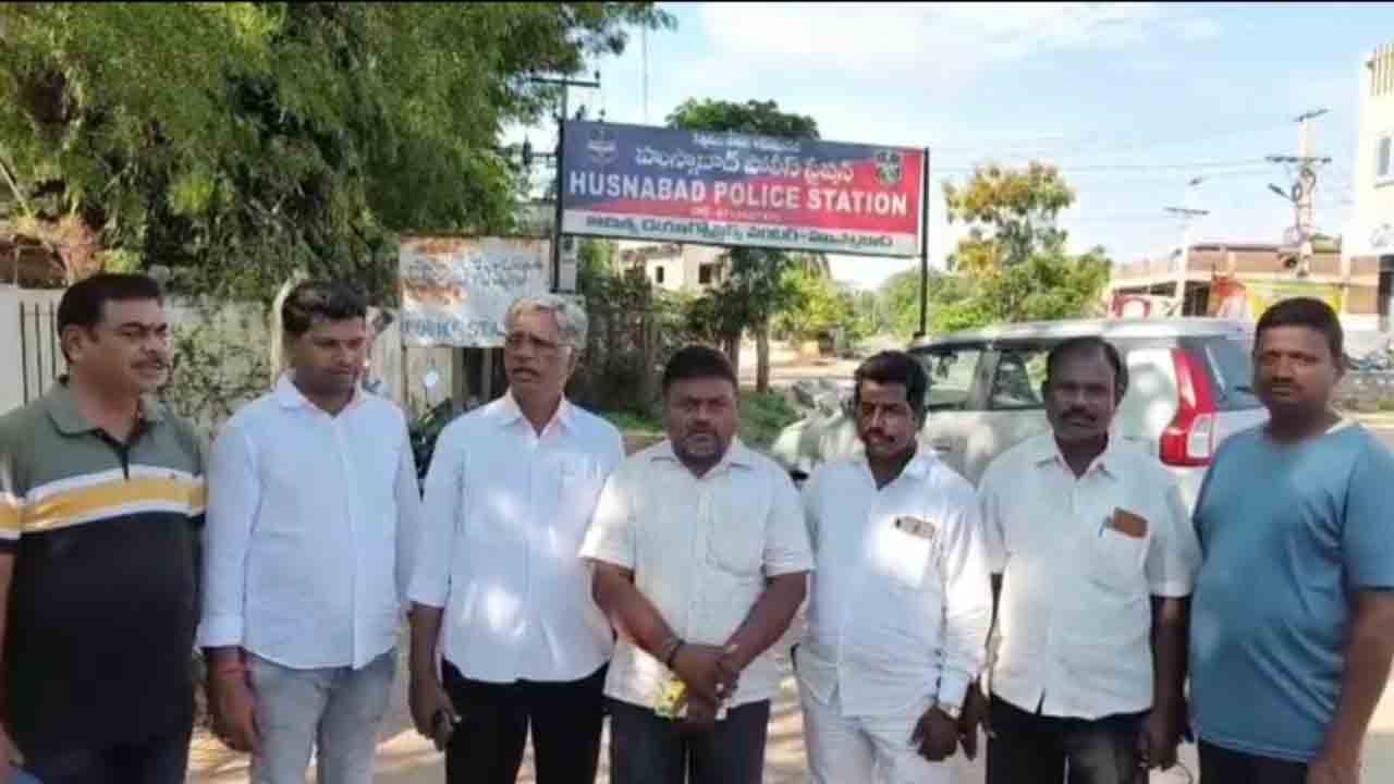 Ex Sarpanches | బకాయిలు చెల్లించాలని అడిగితే.. మాజీ సర్పంచుల ముందస్తు అరెస్ట్‌