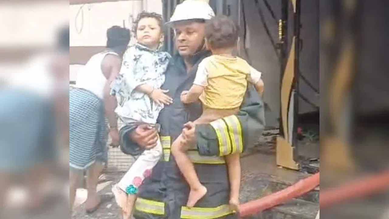 Fire Accident | పాత‌బ‌స్తీలో మ‌రో అగ్నిప్ర‌మాదం.. మూడంత‌స్తుల భ‌వ‌నంలో చెల‌రేగిన అగ్నికీల‌లు