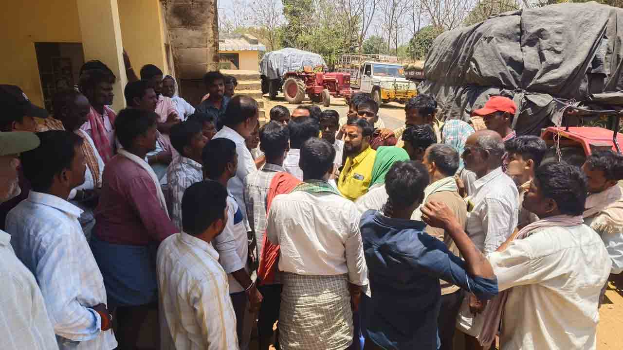 అడుగడుగునా అడ్డంకులు