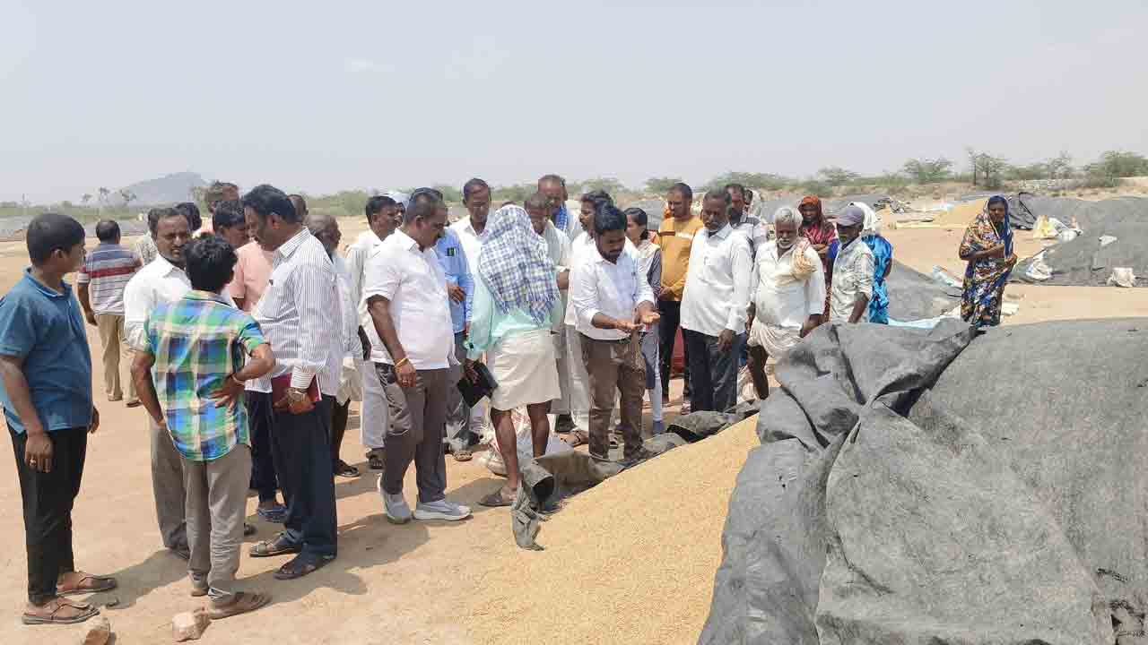 మమ్మల్ని నిండా ముంచేస్తారా?