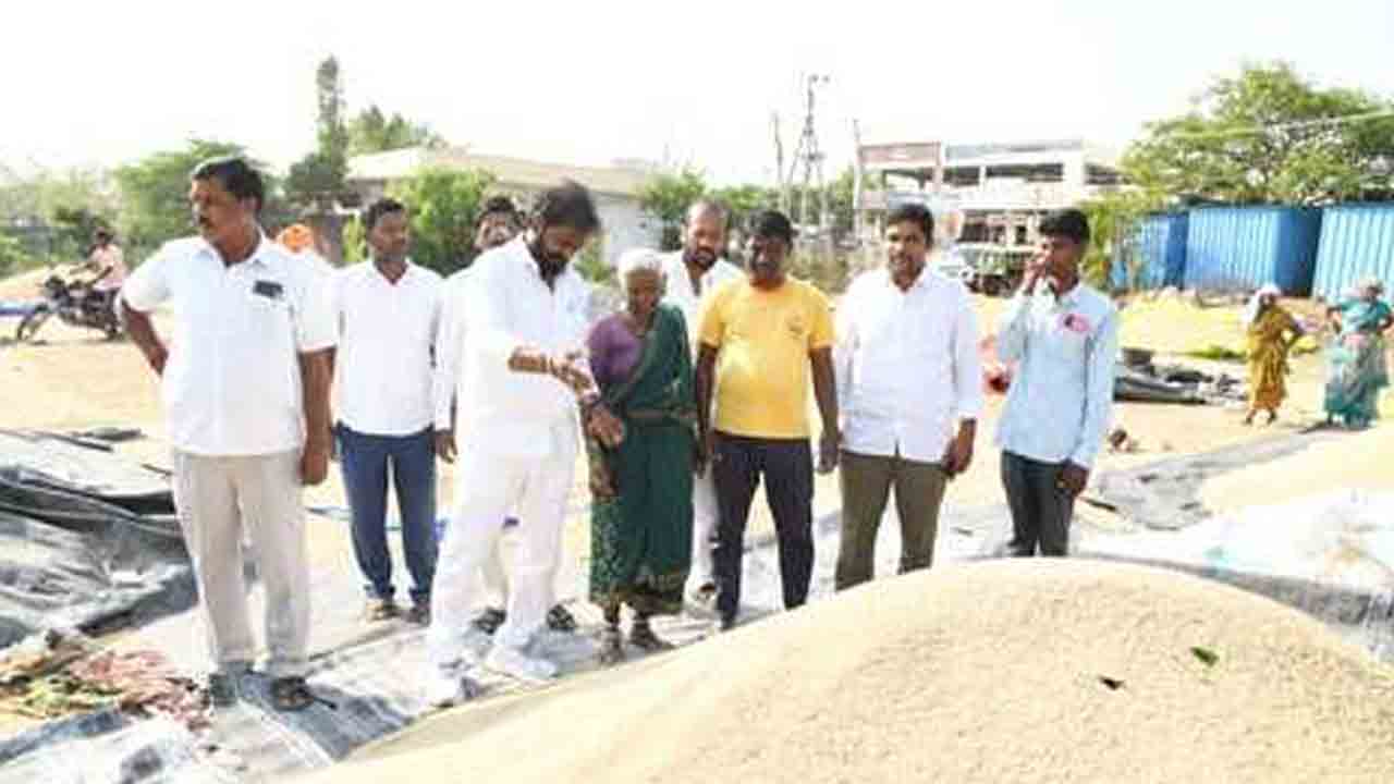 Srinivas Goud | ధాన్యం కొనుగోలు కేంద్రాల వద్ద రైతుల పరిస్థితి దారుణం : మాజీ మంత్రి శ్రీనివాస్ గౌడ్