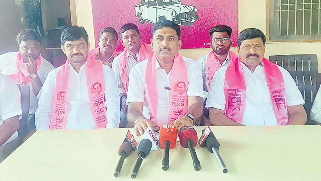 ఉపయోగం లేని ఉమ్మడి జిల్లా సమీక్ష