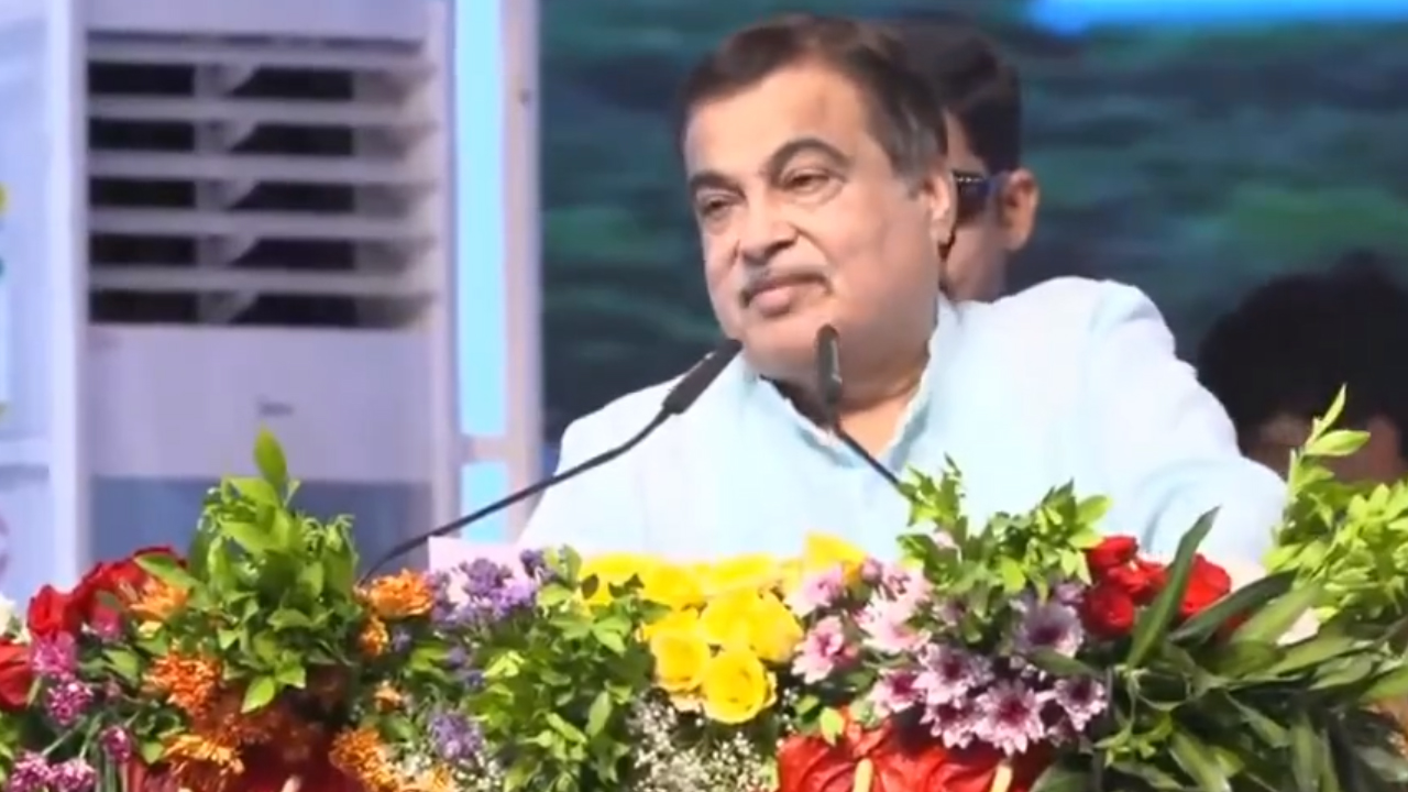 Nitin Gadkari | హైదరాబాద్ రింగ్ రోడ్పై డబుల్ డెక్కర్ బస్ తీసుకురావాలి : నితిన్ గడ్కరీ
