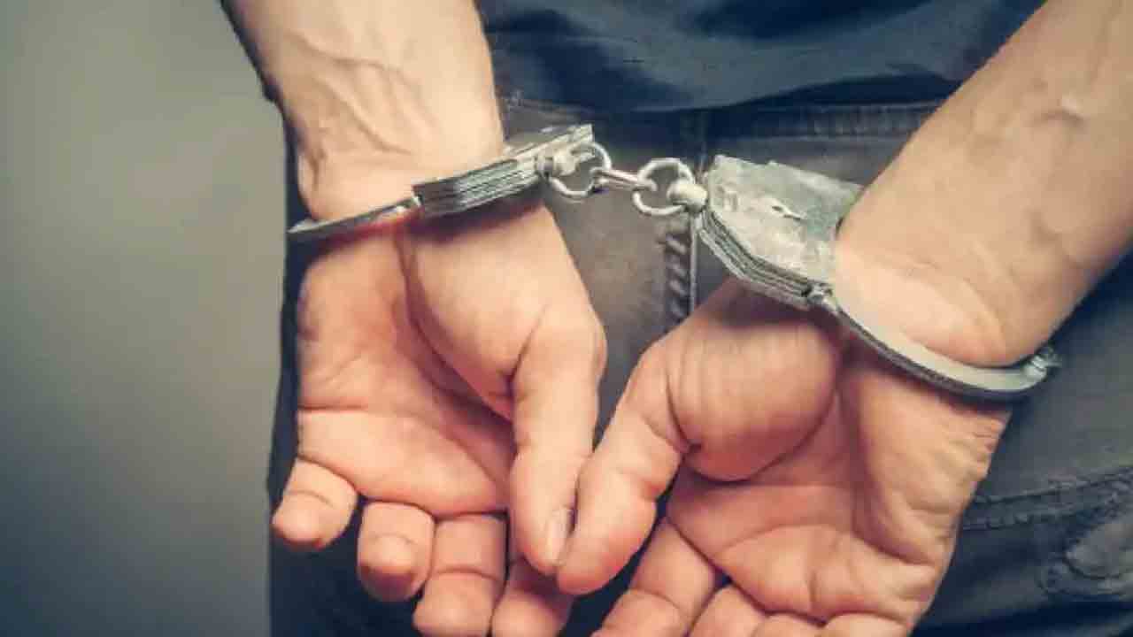 ద్విచక్ర వాహనాలదొంగల ముఠాలు అరెస్టు