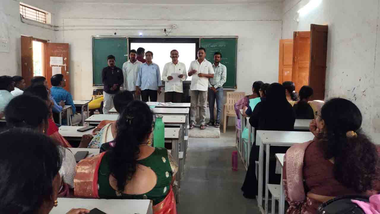 Govt Schools | ప్రభుత్వ స్కూళ్లను బతికించుకోవాల్సిన అవసరం ఉంది : ఎంఈఓ నరేష్