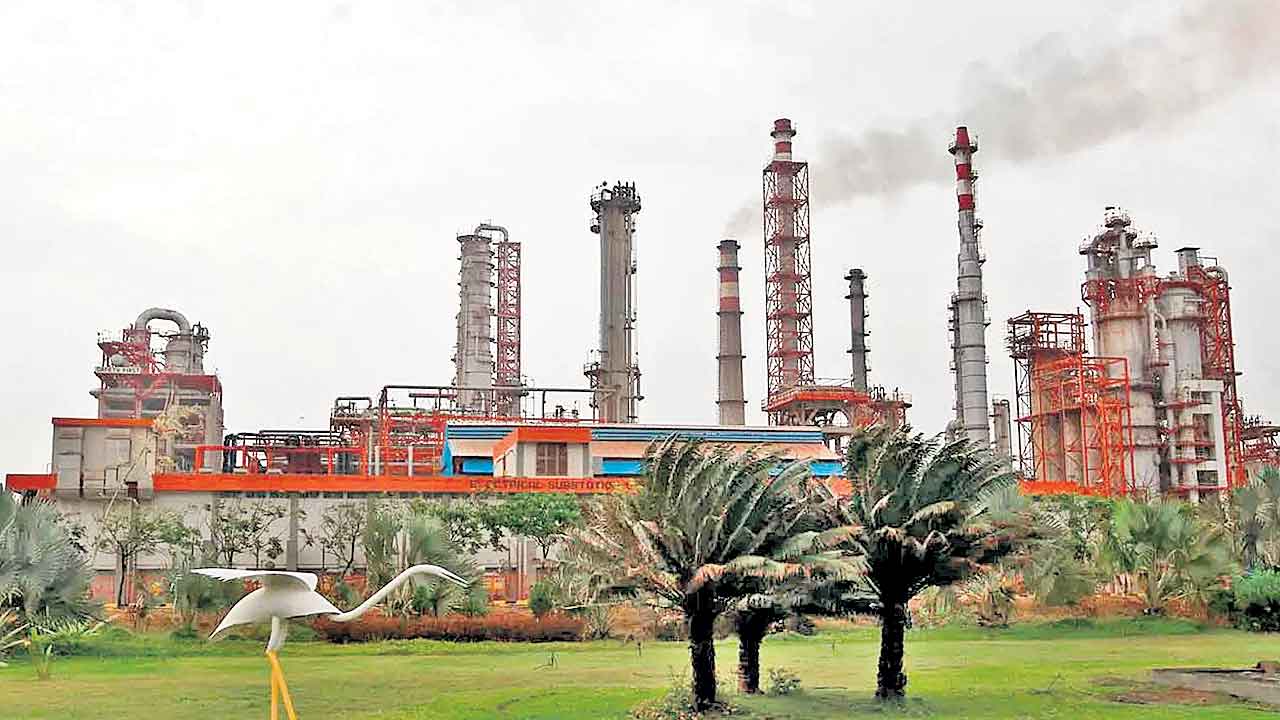 మసకబారిన మౌలికం.. పడకేసిన కీలక రంగాలు