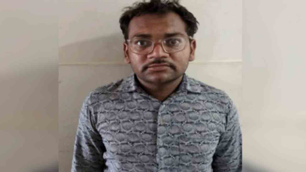 Man Arrested For Spying Pak | బీఎస్‌ఎఫ్‌, ఐఏఎఫ్‌ సమాచారం పాక్‌కు చేరవేత.. వ్యక్తి   అరెస్ట్‌