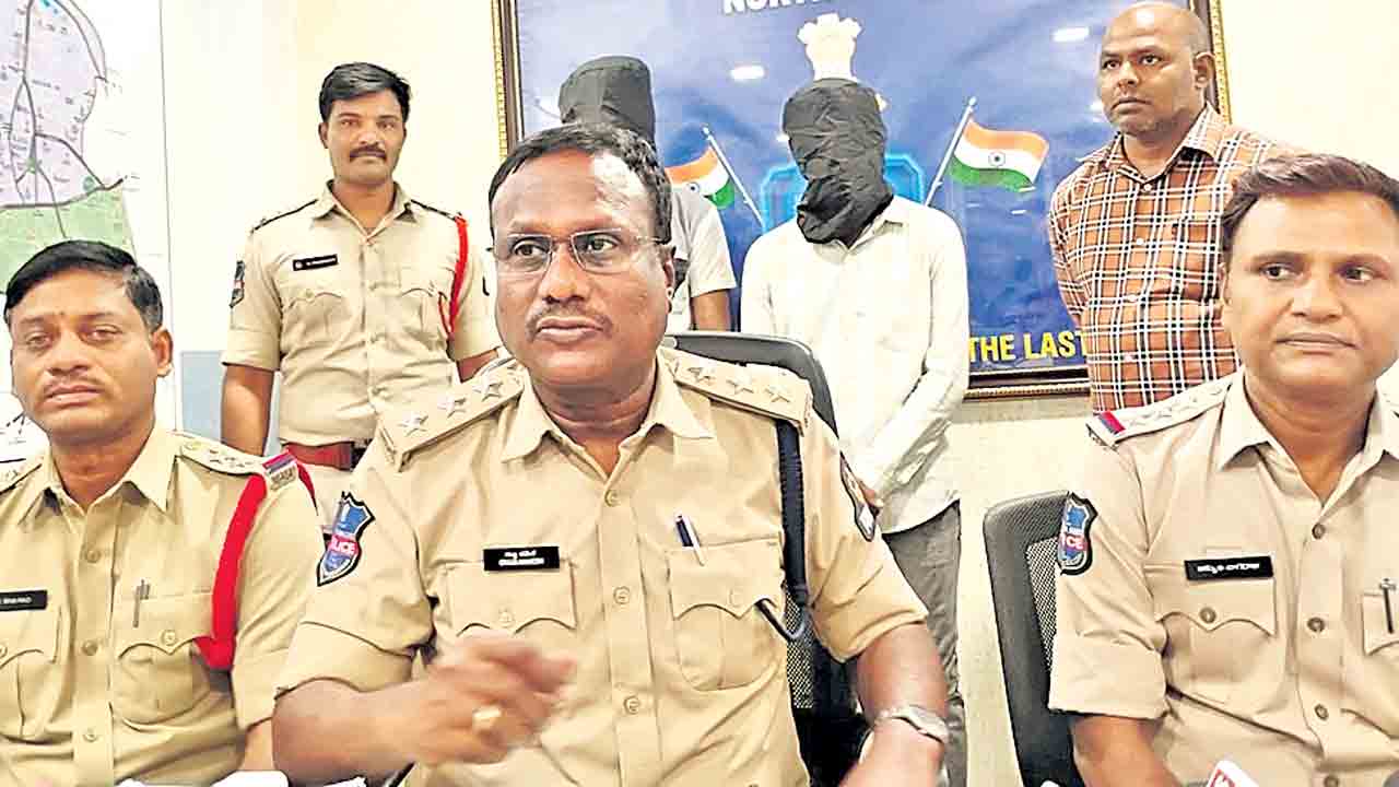 సెలవు దినాల్లో ఏటీఎంలో చోరీ