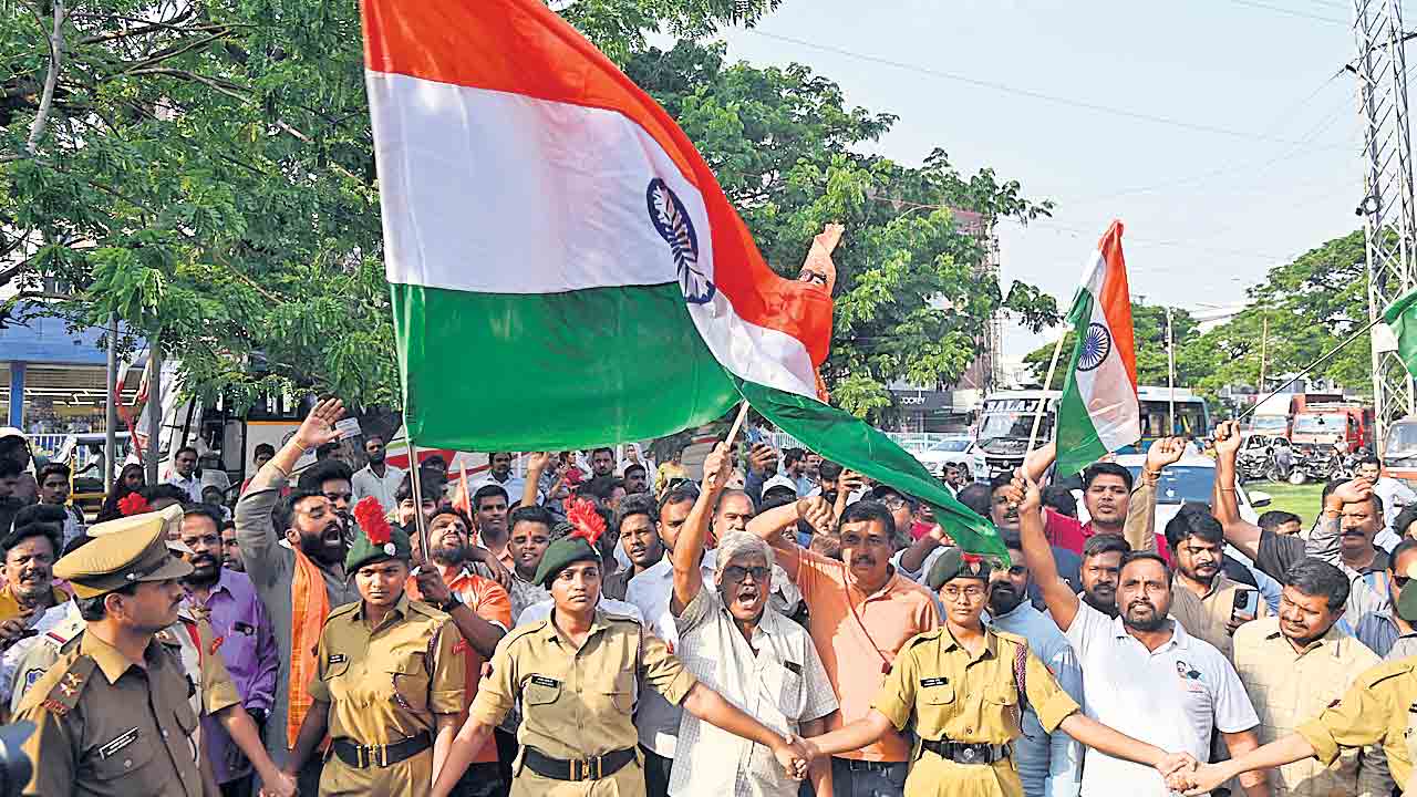 అనుక్షణం అప్రమత్తం వైద్య ఆరోగ్యశాఖ అలర్ట్‌