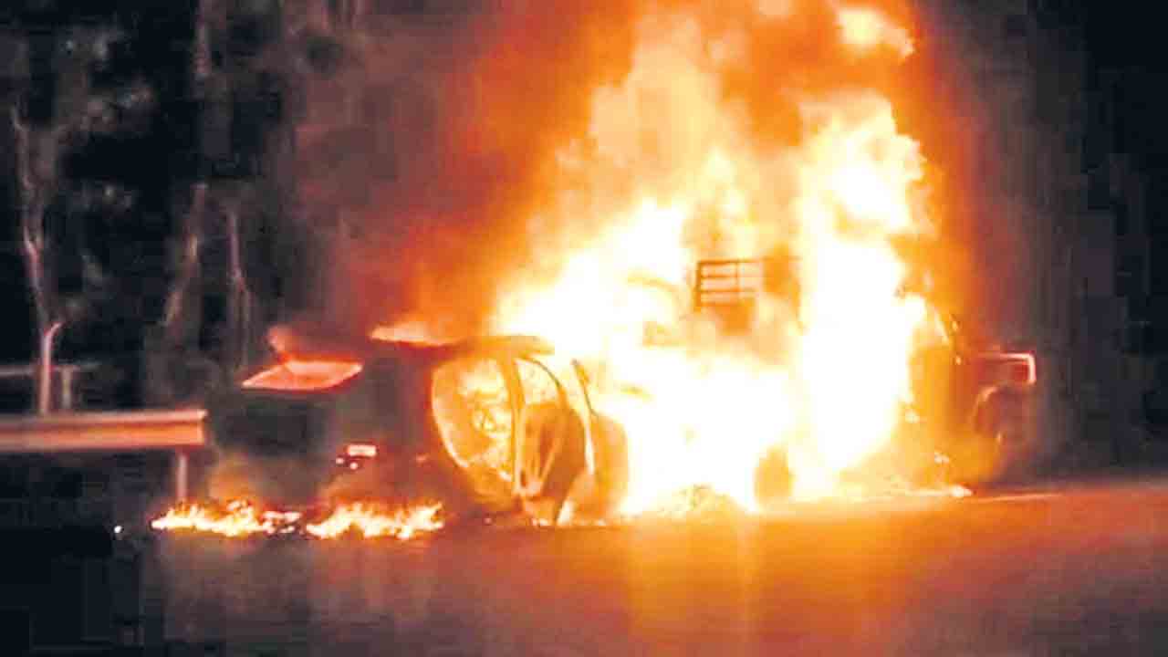 ఓఆర్‌ఆర్‌పై ఘోర రోడ్డు ప్రమాదం