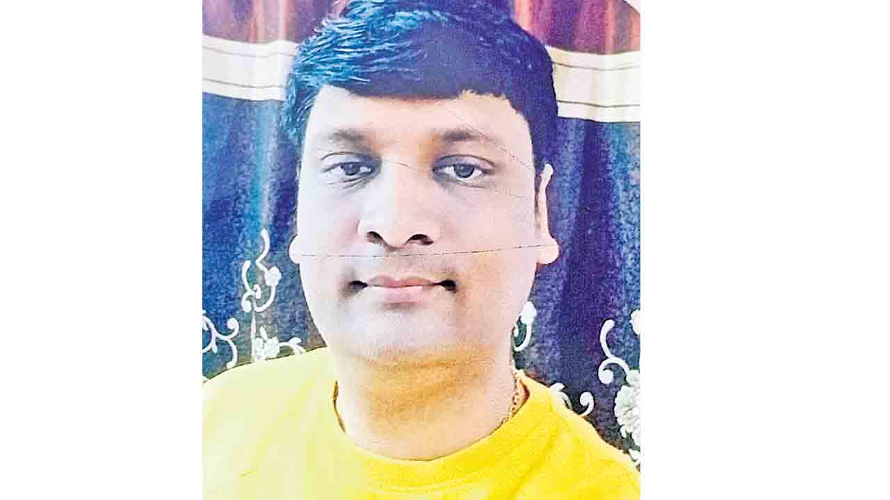 చేతన్‌ జ్యువెలర్స్‌ యజమానిపై కేసు