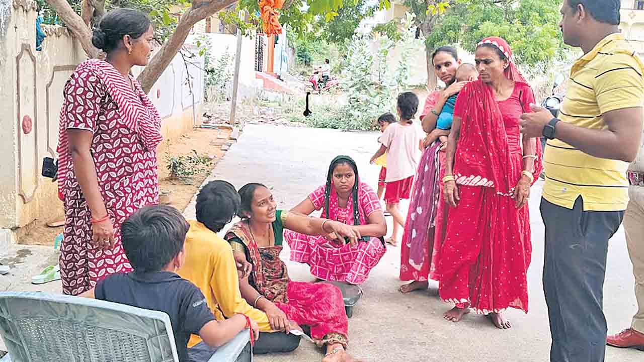 గొడవ వద్దన్నందుకు కత్తితో పొడిచి..