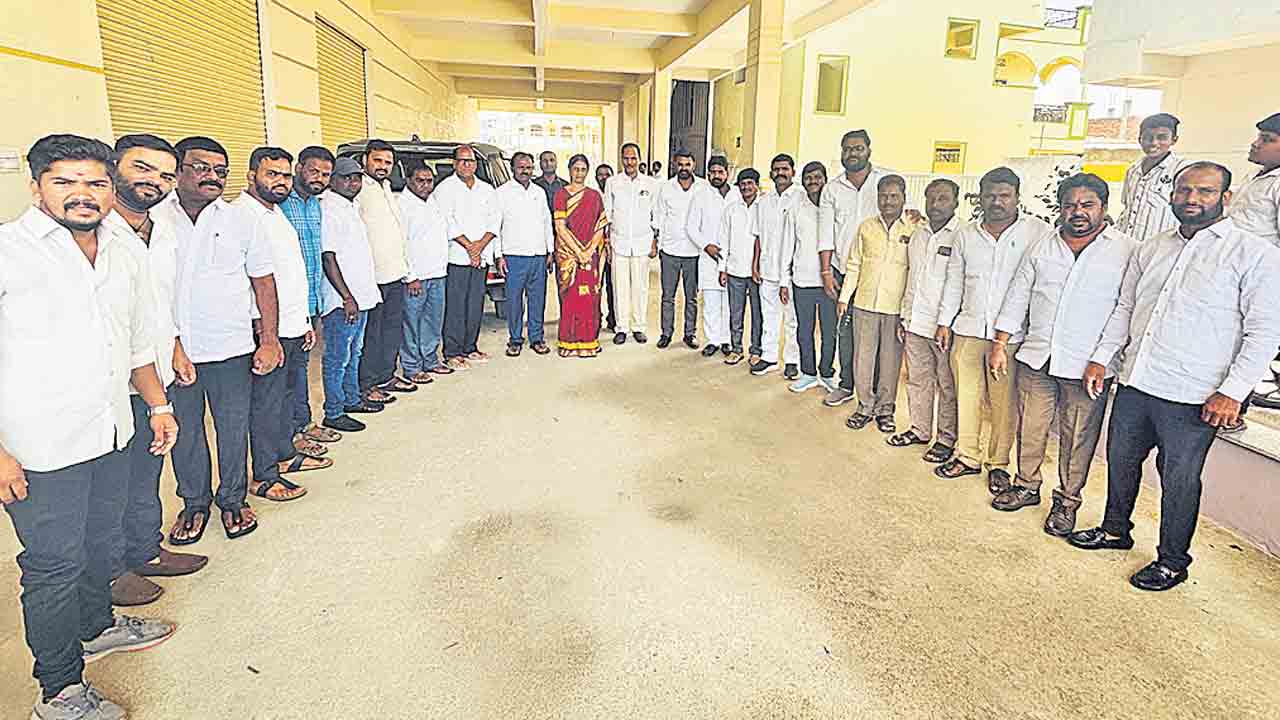 హామీలను అటకెక్కించిన సర్కార్‌