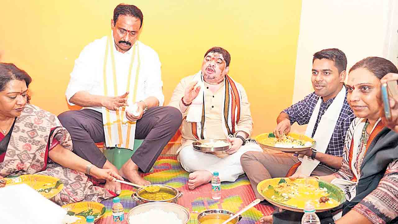 Danam Nagender | పక్కకు వెళ్లు.. నీ పని చూసుకో.. సన్న బియ్యం పంపిణీ కార్యక్రమంలో ఎమ్మెల్యే దానం.. కార్పొరేటర్‌ మధ్య మాటమాట..