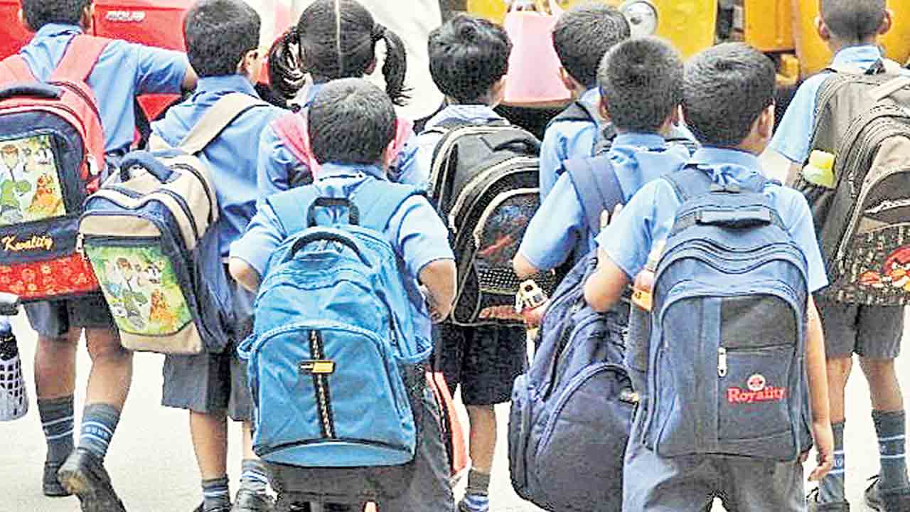 ప్రైవేటు విద్యాసంస్థల ఇష్టారాజ్యం