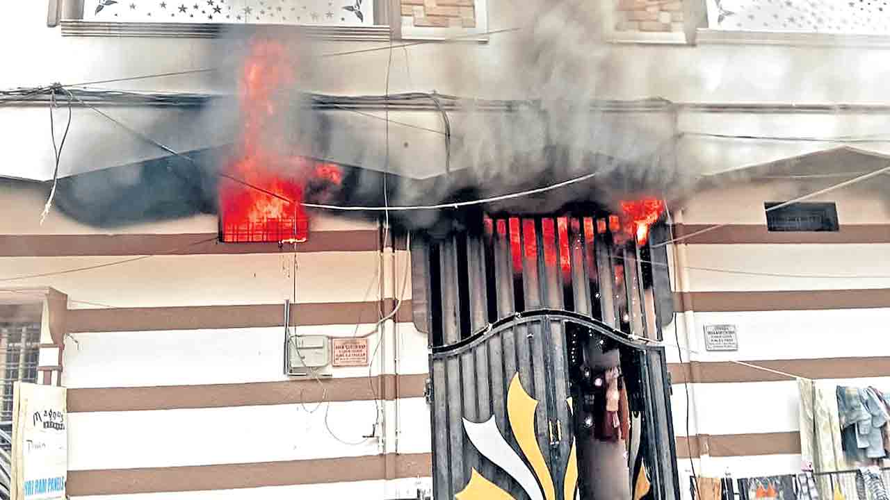 Gulzar House | మంటలు ఎక్కడ మొదలయ్యాయి..? ఇంకా నిర్ధారించుకోలేక పోతున్న ఫైర్‌ సిబ్బంది