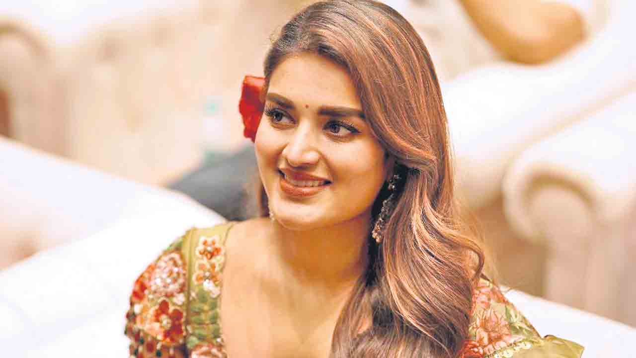 ఆకాశాన్ని ఎంతకని వెలకడతారు?