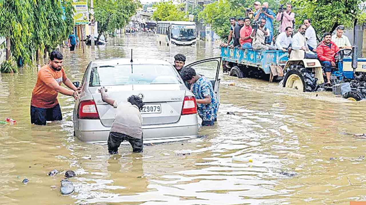 బెంగళూరు అతలాకుతలం