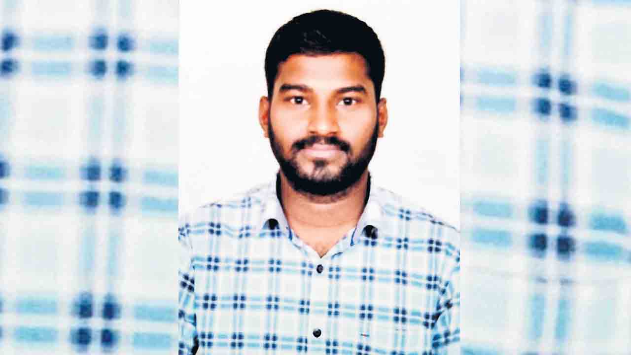 ప్రభుత్వ ఉద్యోగం రాలేదని.. యువకుడి ఆత్మహత్య