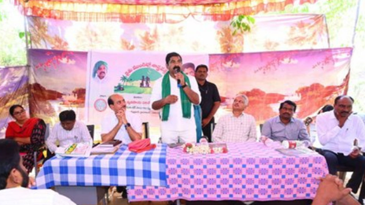 KR Nagaraju | రైతు ముంగిట్లో శాస్త్రవేత్తలు.. రైతులు సద్వినియోగం చేసుకోవాలి: ఎమ్మెల్యే కేఆర్ నాగరాజు