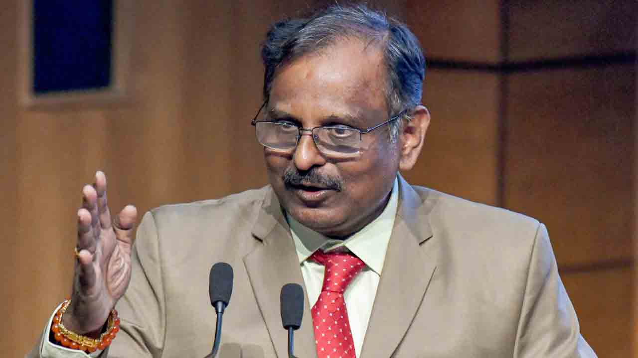 ISRO | పది శాటిలైట్స్‌తో 24 గంటలు భద్రత పర్యవేక్షిస్తున్నాం.. ఇస్రో చైర్మన్‌ వెల్లడి