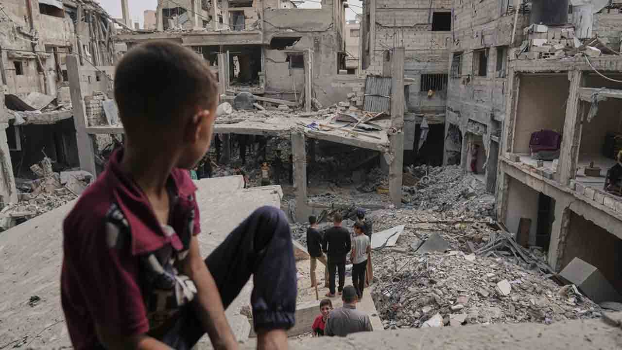 ఇజ్రాయెల్‌ దాడుల్లో 54 మంది మృతి