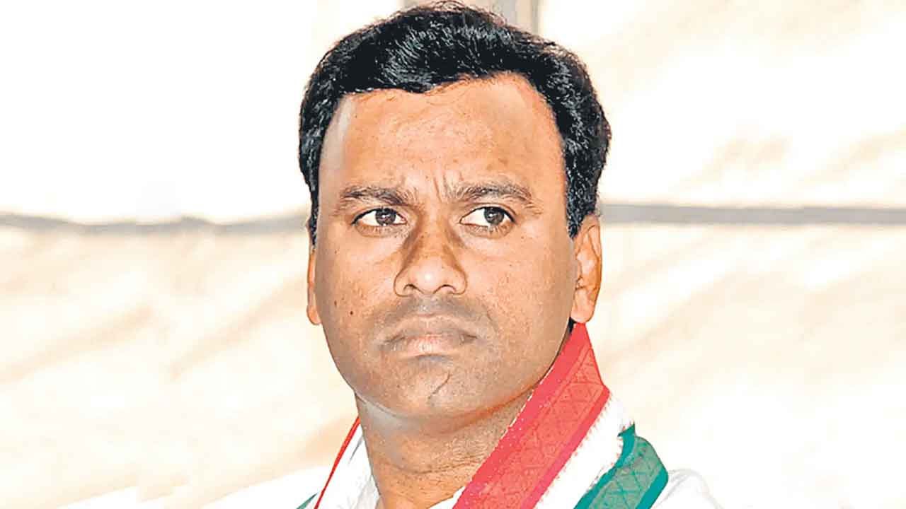 Komatireddy Rajagopal Reddy | మంత్రి పదవి కోసం కొత్త ఎత్తులు.. ముఖ్య నేతలను మంచి చేసుకునే పనిలో రాజగోపాల్‌రెడ్డి!