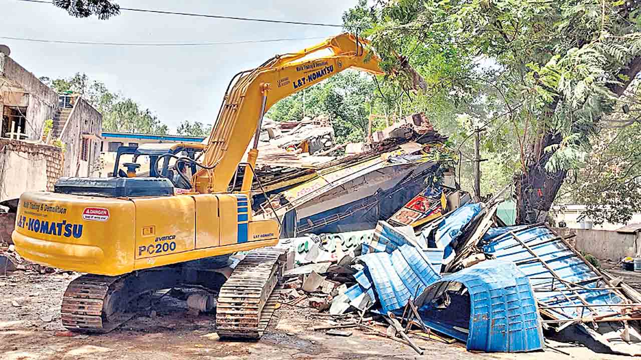జూబ్లీహిల్స్లో హైడ్రా కూల్చివేతలు